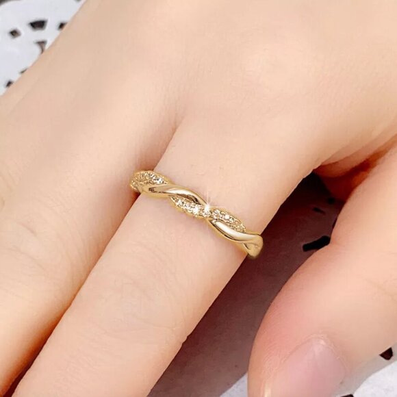 NEW 18k Yellow Gold Diamond Ring Band Dainty Twist Ring - Picture 5 of 5
